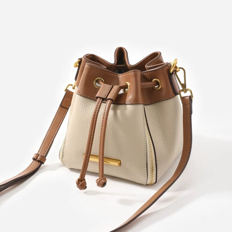 Estelle Bucket