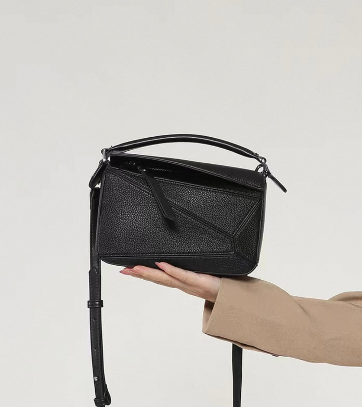 Estelle Cross Black