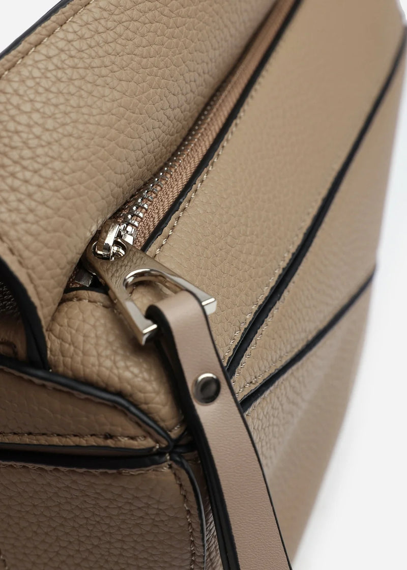 Estelle Cross Beige